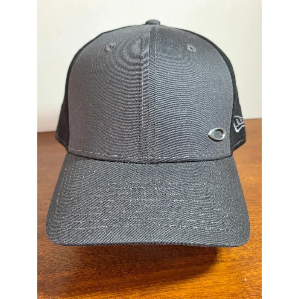Oakley New Era 39THIRTY Tincan Hat Mens L/XL Grey Black Stretch Fit Cap